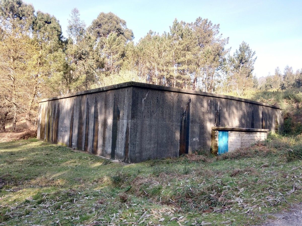 Depósito municipal de agua en Barro