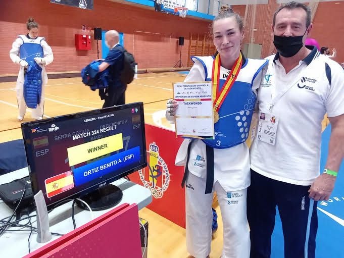 Arlet Ortiz, medalla de oro en el campeonato de España de combate de taekwondo