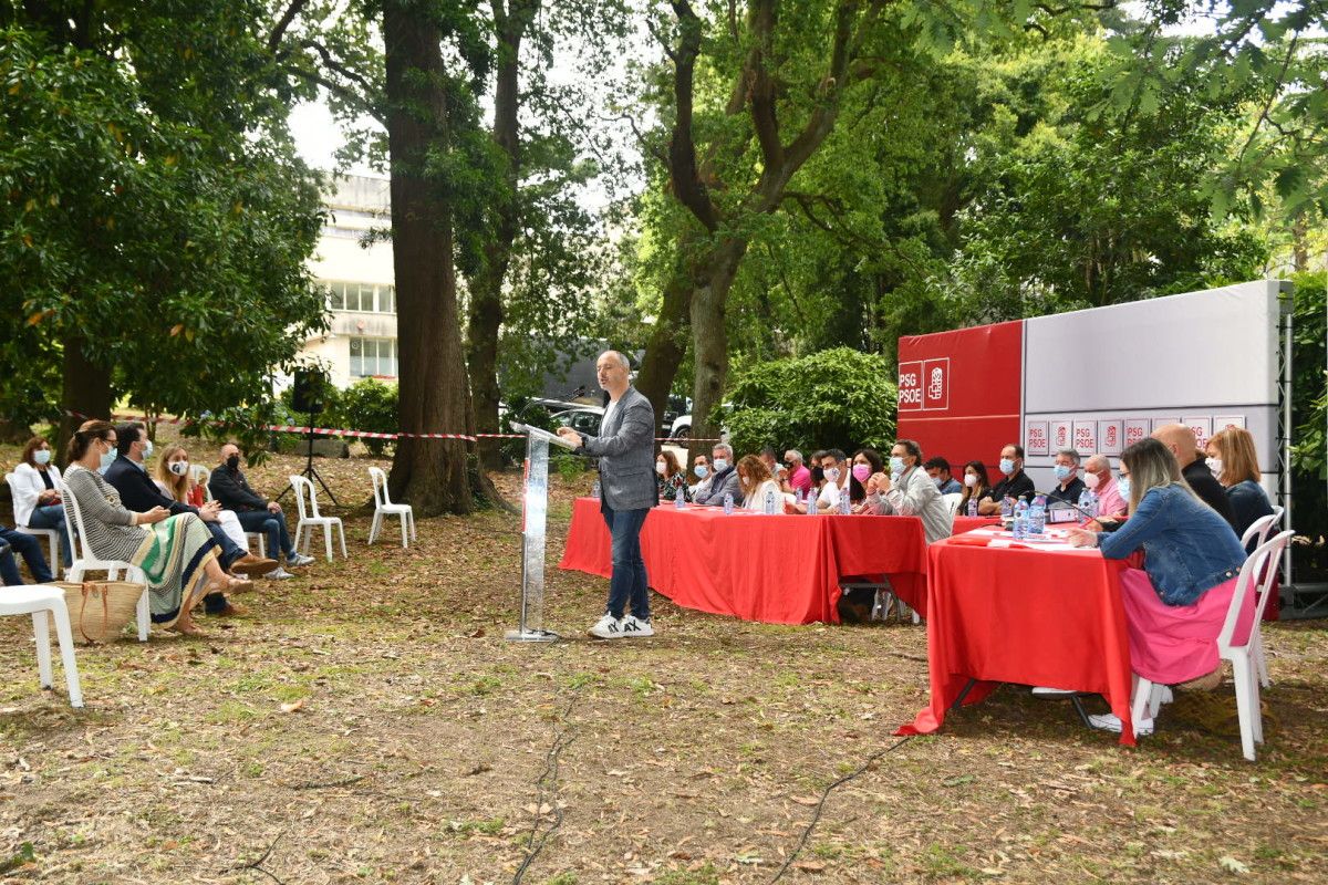 Comité provincial del PsdeG-PSOE en los jardines de la UNED