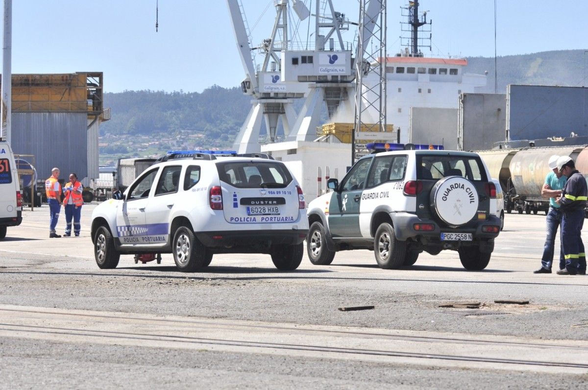 Guardia Civil en el Puerto de Marín