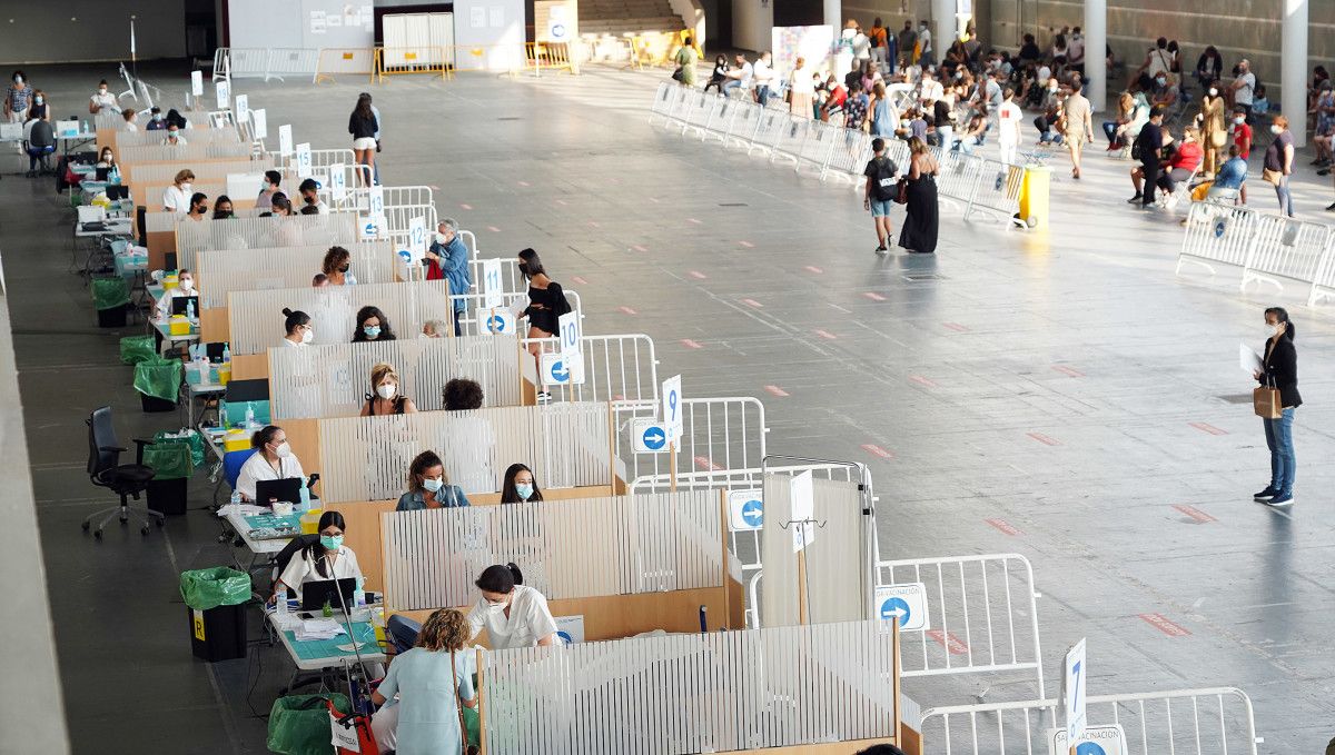 Primera jornada de vacunación en Pontevedra a escolares de 12 y 13 años