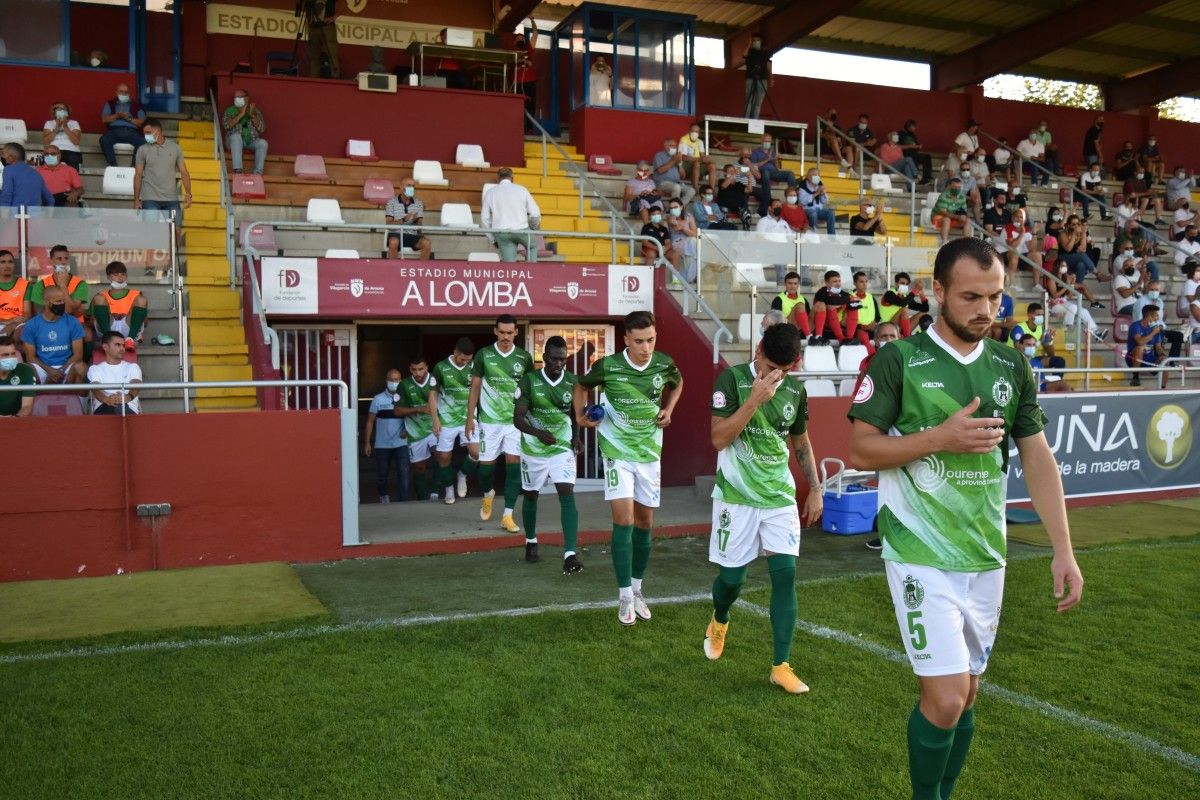 Partido de 2ªRFEF entre Arosa y Arenteiro