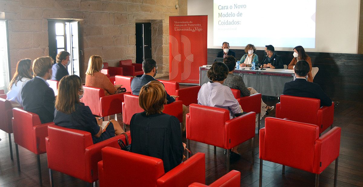 Conferencia en Pontevedra de la psicóloga y gerontóloga Teresa Martínez 