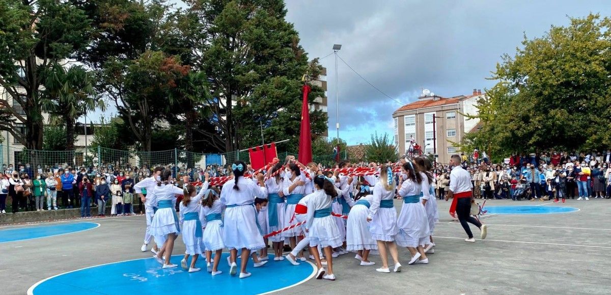 Celebración del Día de San Miguel con la Danza de las Espadas