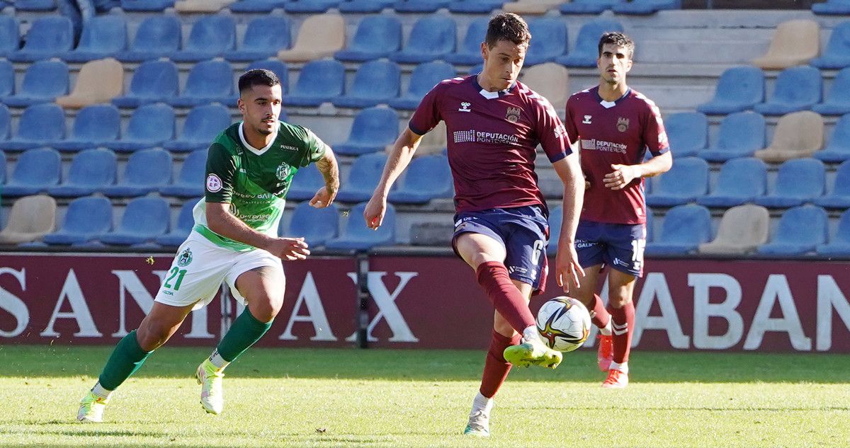 Javi Rey, en el partido de liga en Pasarón entre el Pontevedra y el Arenteiro