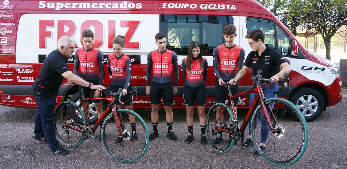 Presentación del equipo de ciclocross del Supermercados Froiz