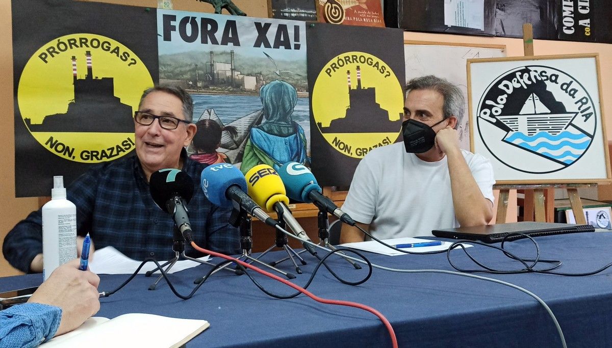 Antón Masa y Marco Cernadas, de la Asociación pola Defensa da Ría