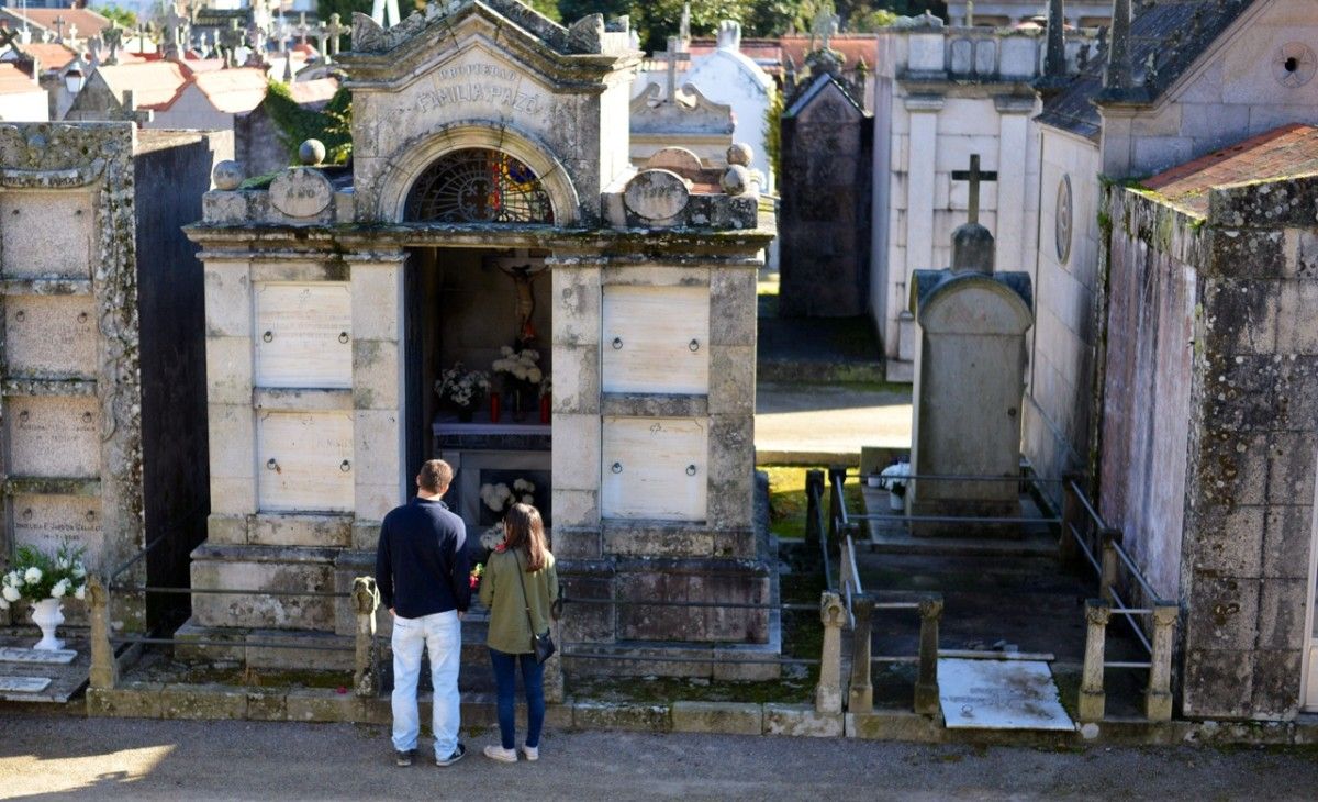 Día de Todos los Santos en el cementerio de San Mauro