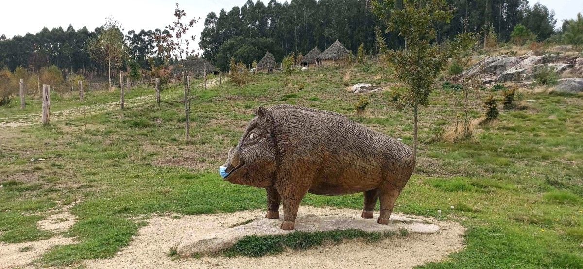 Parque Etnoarqueolóxico das Cabanas Prehistóricas de Outeiro das Mouras, en Salcedo