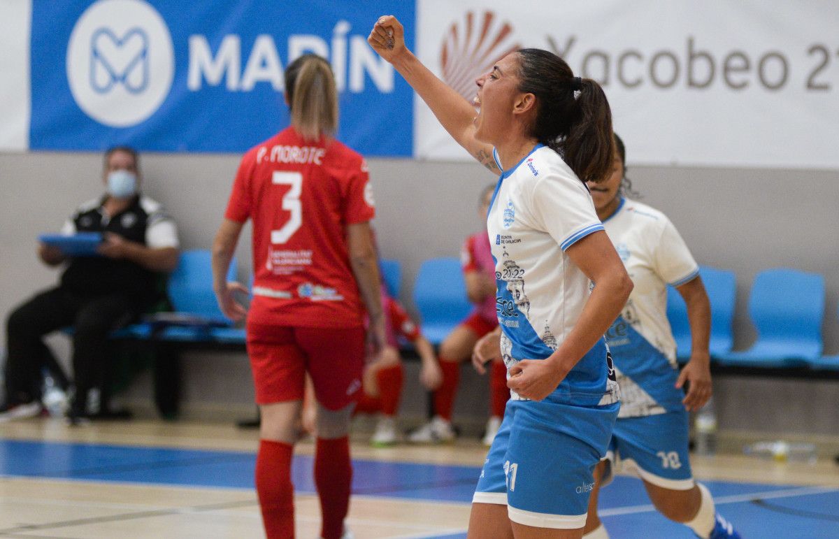 Partido de liga en A Raña entre Marín Futsal y Joventut D'Elx FS