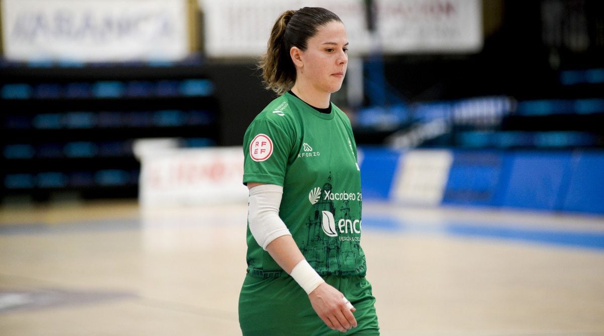 Silvia Aguete, en el partido de liga en A Raña entre Marín Futsal y Joventut D'Elx FS