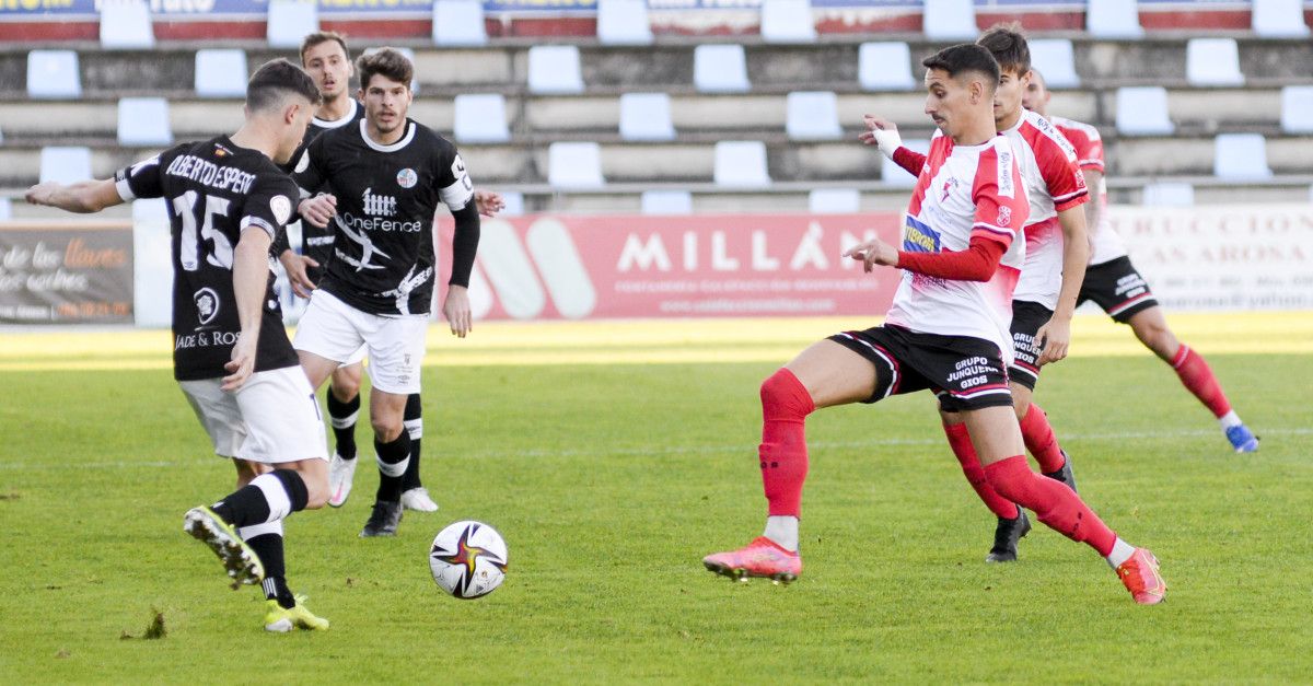 Partido entre Arosa y Salamanca CF UDS en A Lomba