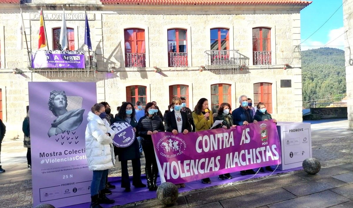 Representantes de la corporación de Poio y del CIM muestran su rechazo a la violencia de género