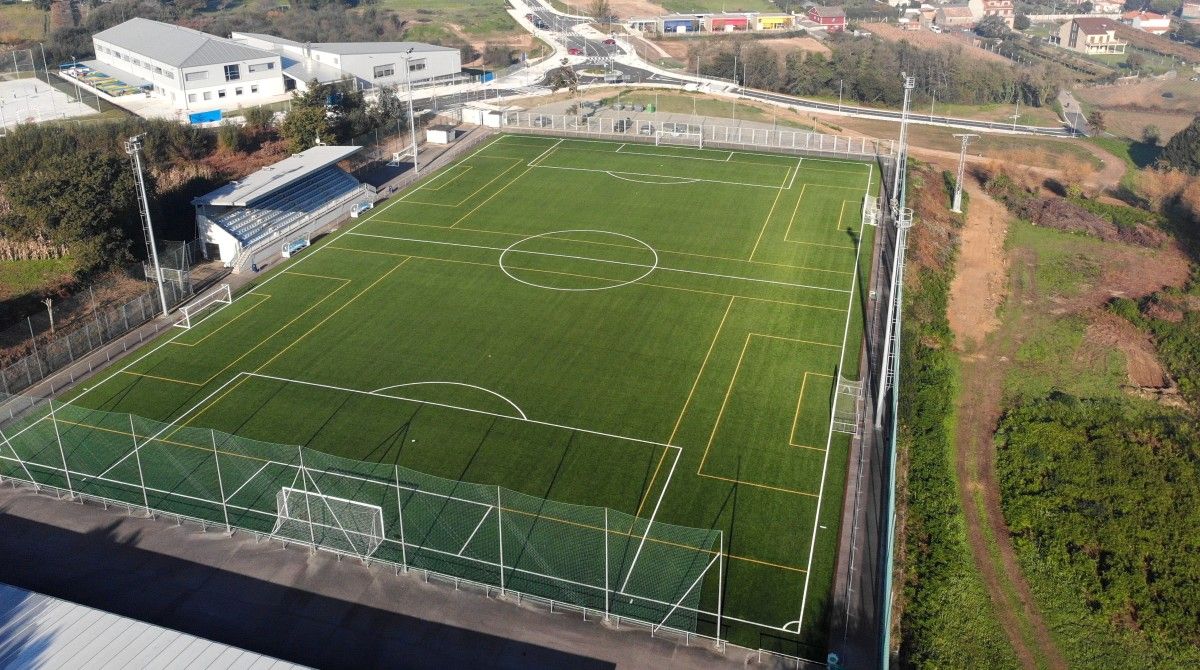 Campo de fútbol de O Revel, en Vilalonga, tras su renovación