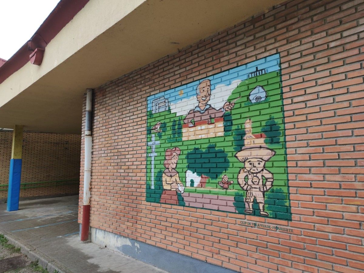 Mural de 'O teu cole na historia' en el colegio Vilaverde de Mourente