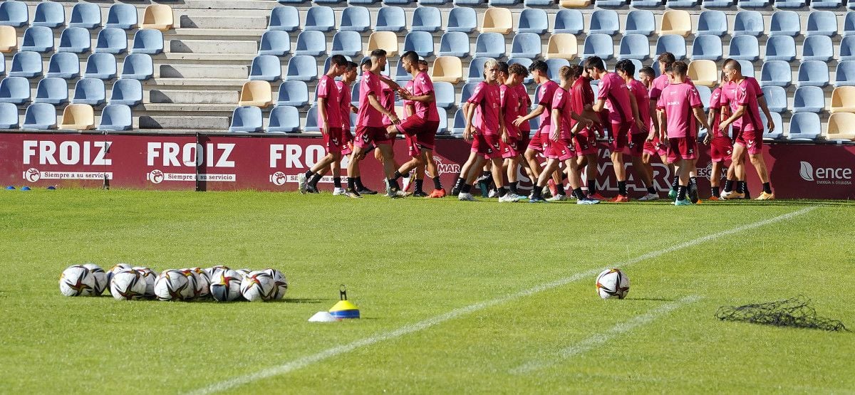 Entrenamiento del Pontevedra en Pasarón