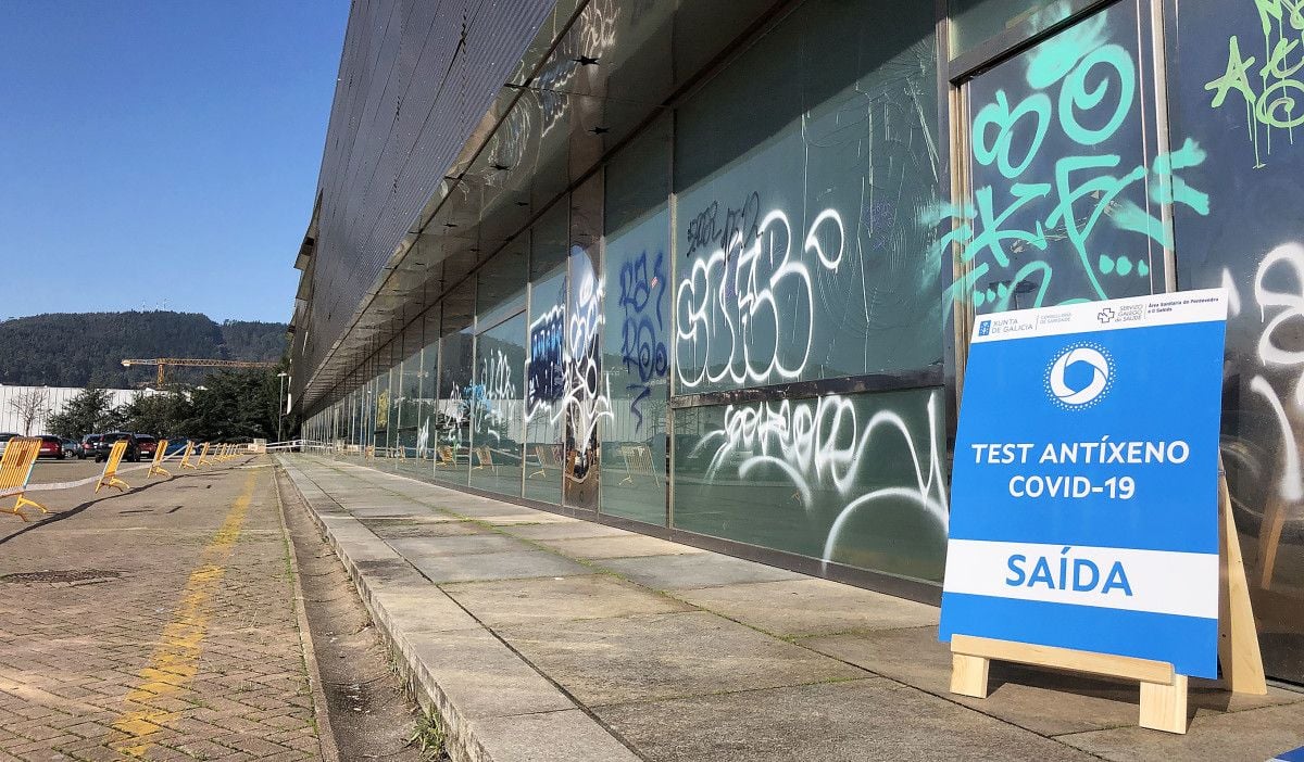 Zona para realizar test de antígenos de saliva con autocita en el Recinto Feiral