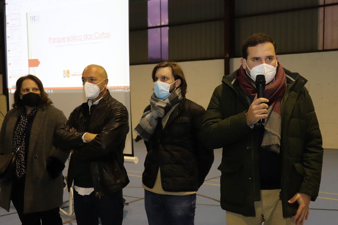 Asamblea informativa contra el parque eólico dos Cotos en Carballedo