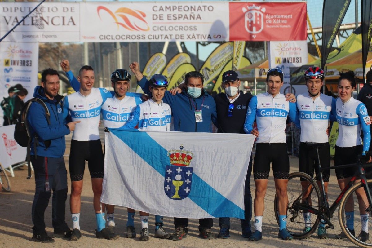 El equipo de relevos de la Selección de Galicia en el Campeonato de España de Ciclocross en Xátiva