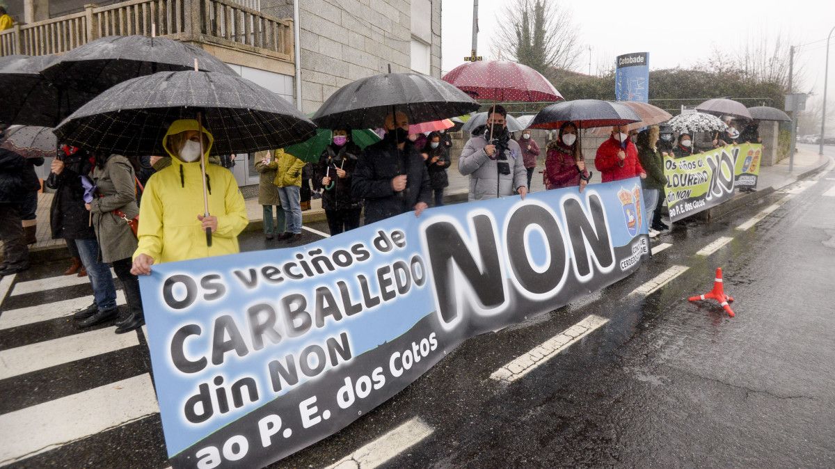 Protesta contra el parque eólico de Os Cotos en Carballedo