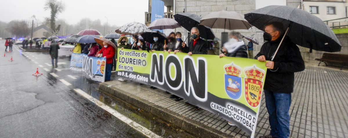 Protesta contra el parque eólico de Os Cotos en Carballedo