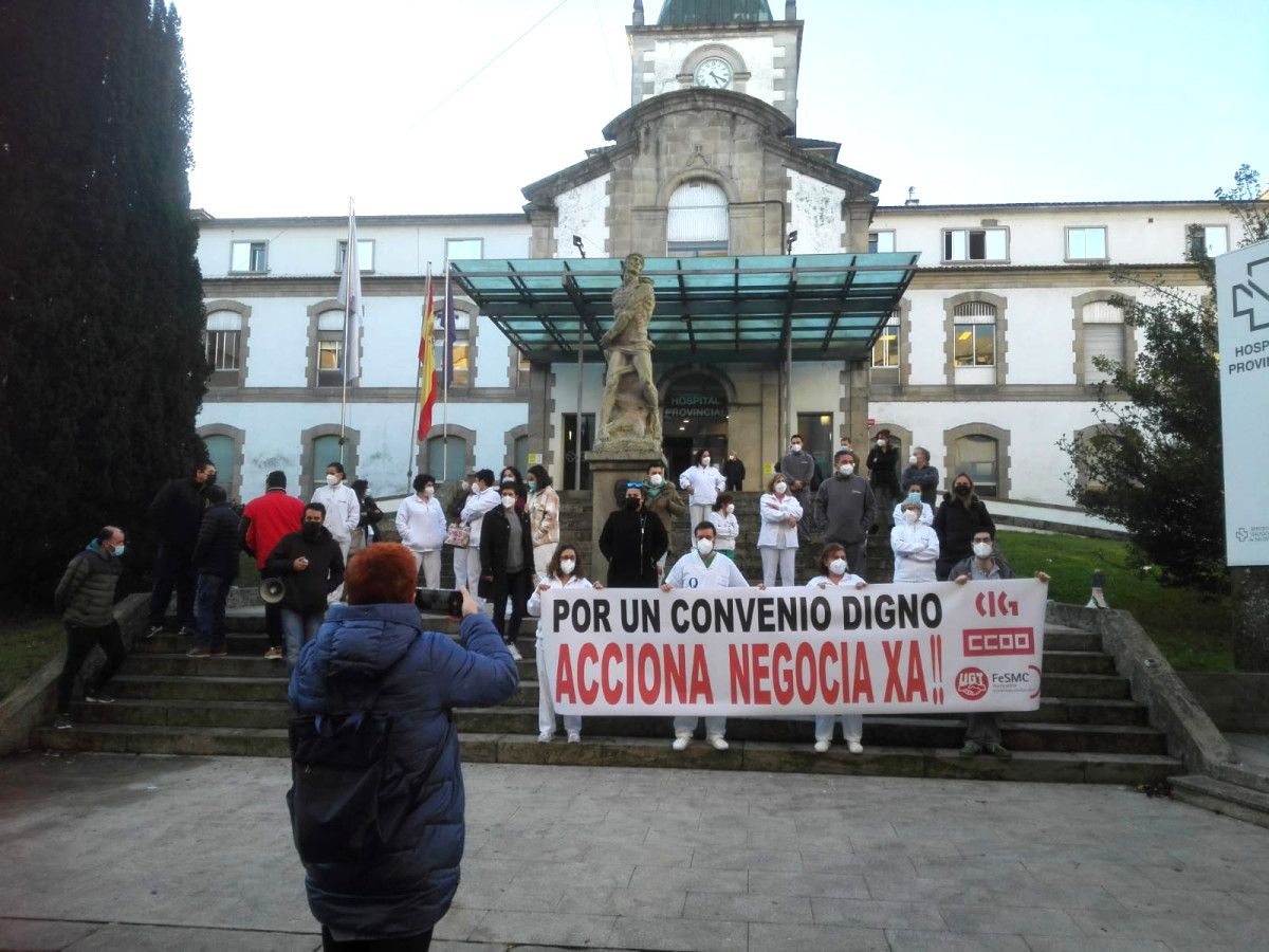 Protesta do persoal de limpeza do Hospital Provincial