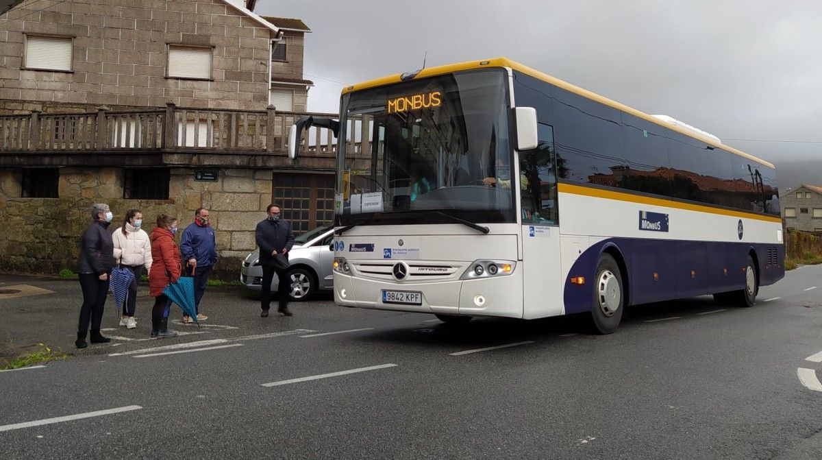 Autobús de la empresa Monbús