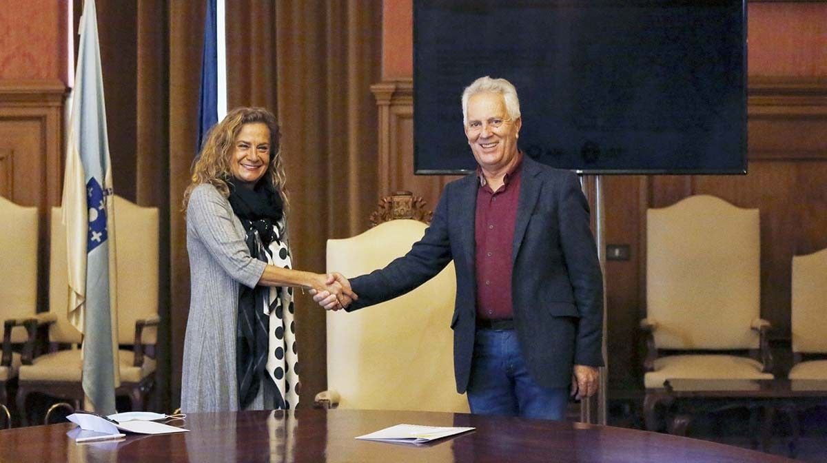 Carmela Silva y Luciano Sobral, alcalde de Poio