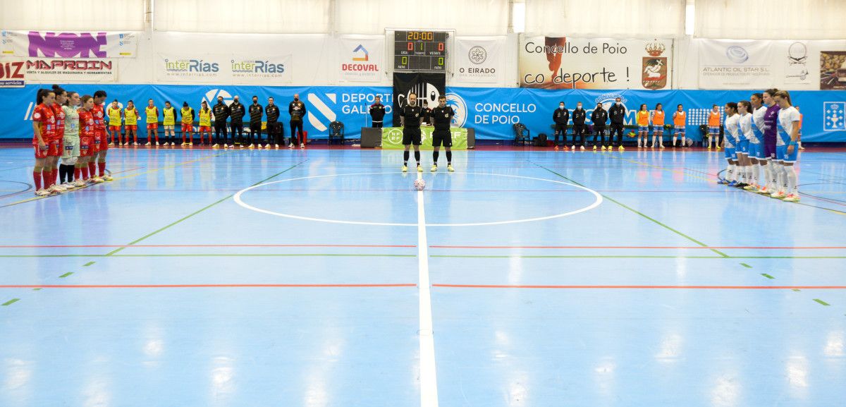 Partido entre Poio Pescamar y Marín Futsal en A Seca