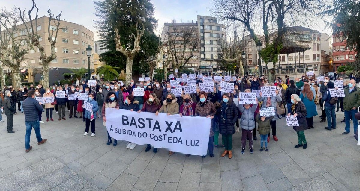 Concentración en la Alameda de Marín contra el aumento del precio de la luz