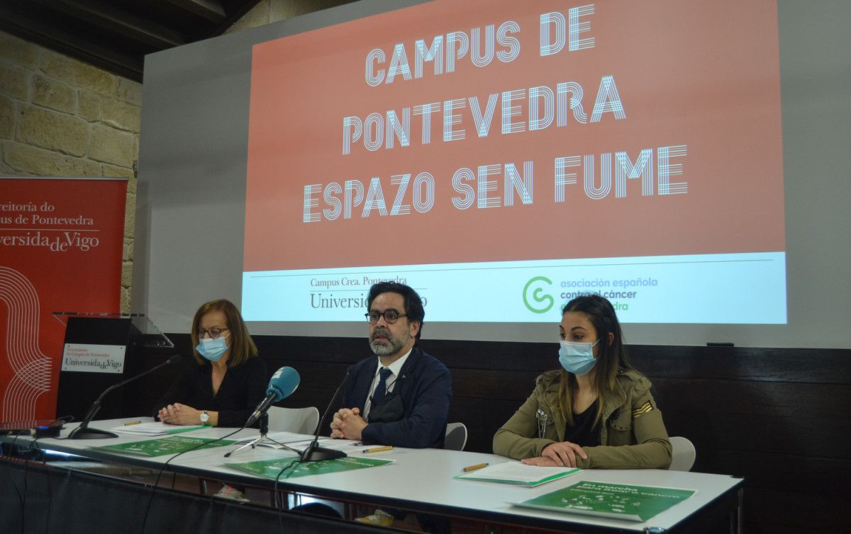 Universidad de Vigo y AECC declaran "Espacio sin HUmo" el campus de Pontevedra