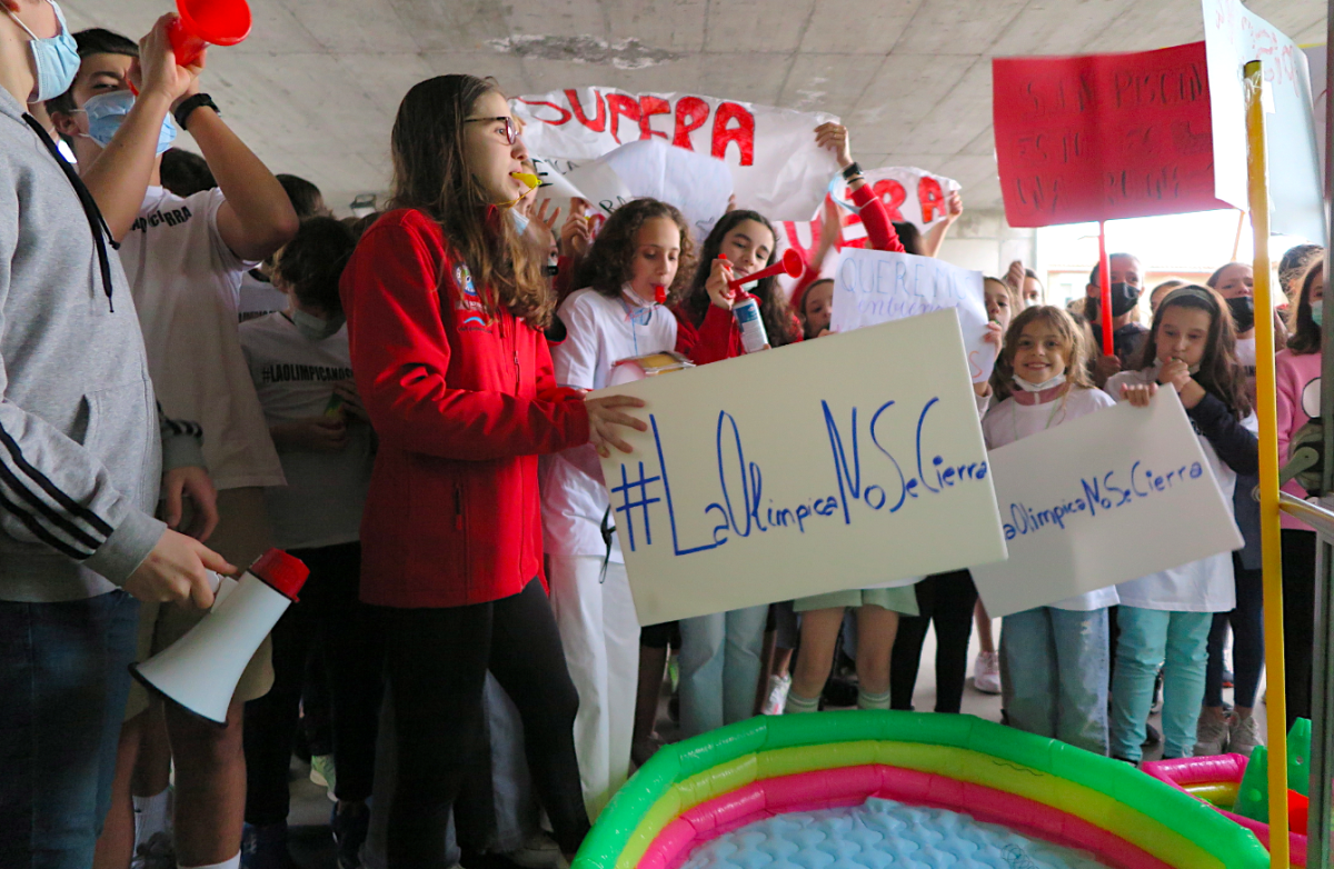 Protesta en el Complejo Deportivo Rías do Sur por el cierre de la piscina olímpica