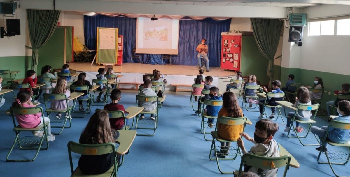 Taller 'O teu cole na historia' en el CEP Marcos da Portela (Monte Porreiro)