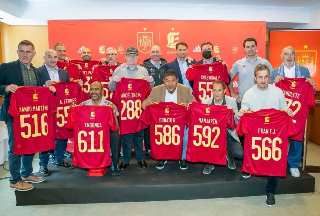 Acto organizado por Leyendas España con motivo del partido de la Selección en A Coruña