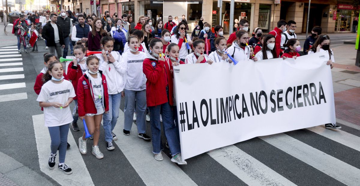 Manifestación en Pontevedra por el cierre del Complejo Deportivo Rías do Sur