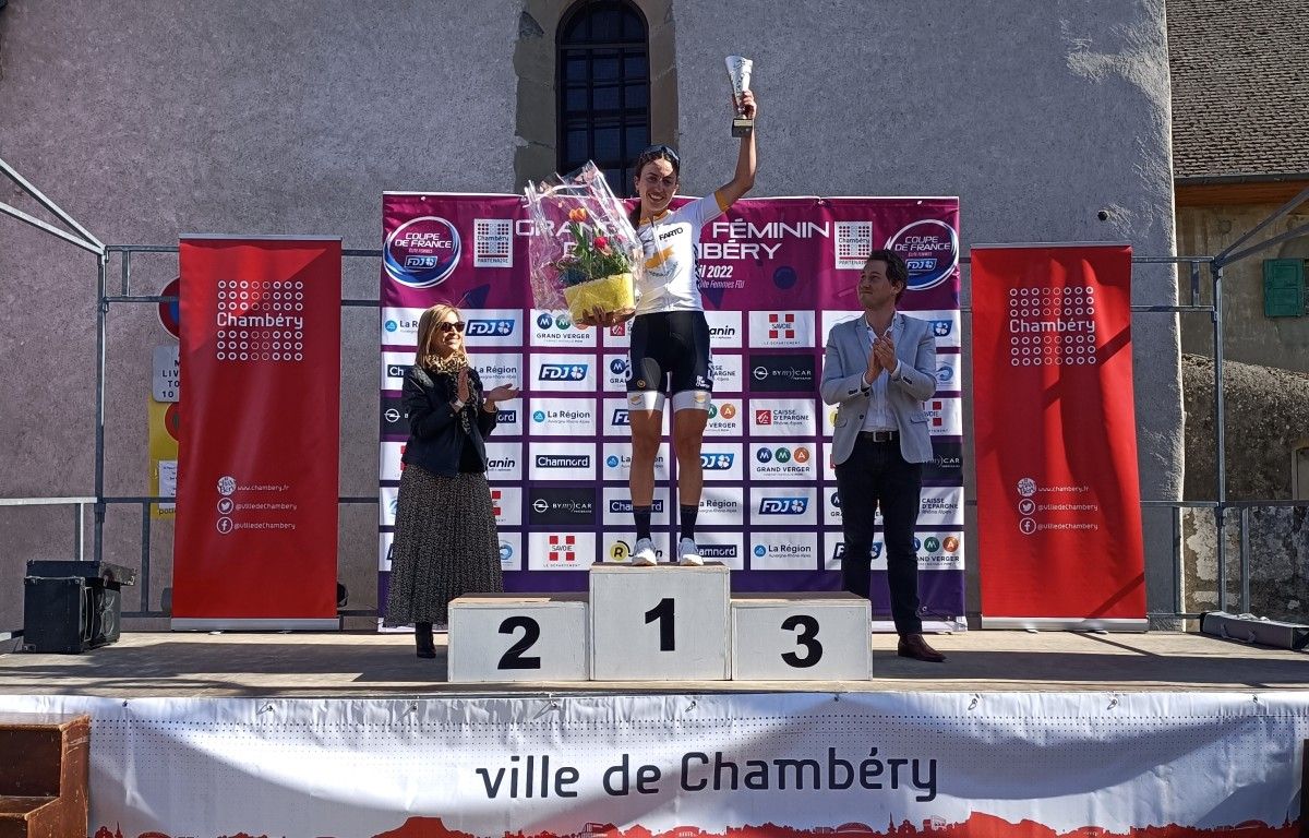 Antri Christoforou, en el podio del Grand Prix de Chambéry