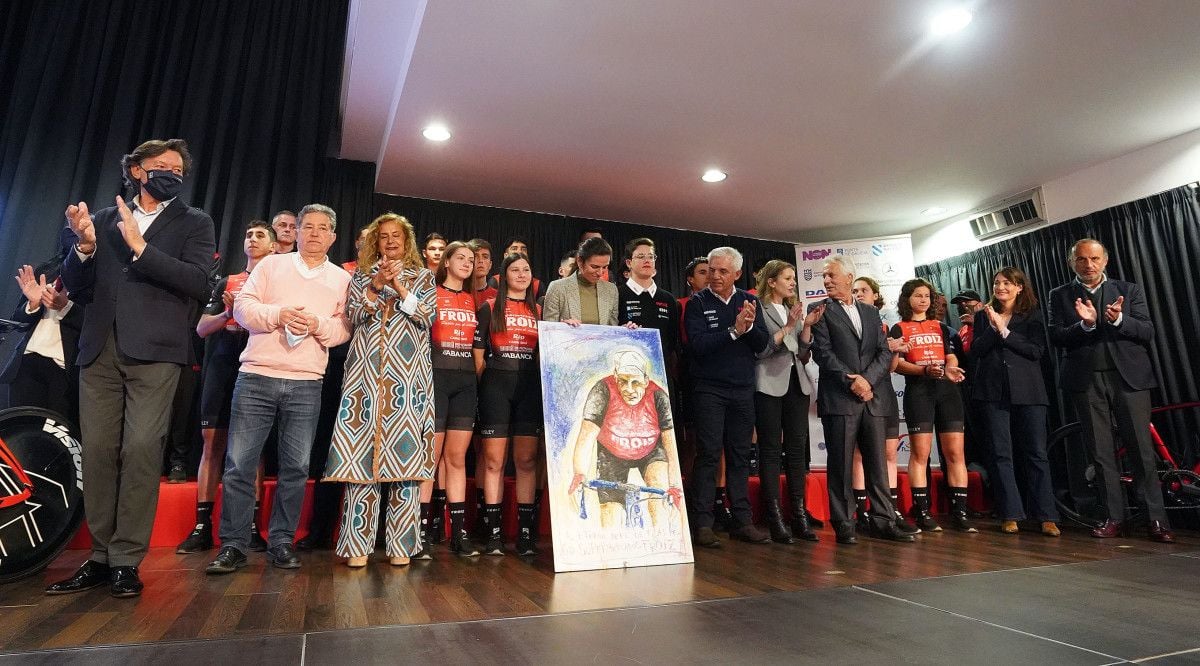 El GD Supermercados Froiz rinde homenaje a su fundador Magín Froiz en su presentación