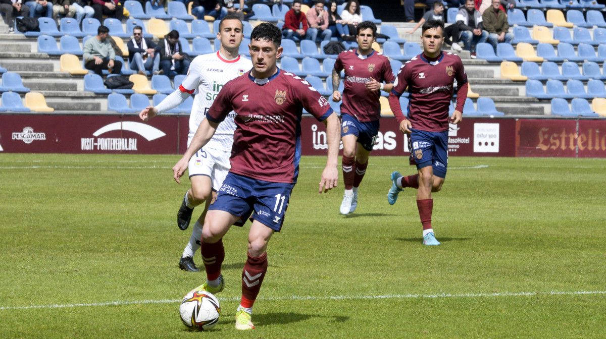 Partido de liga entre el Pontevedra y el Langreo en Pasarón