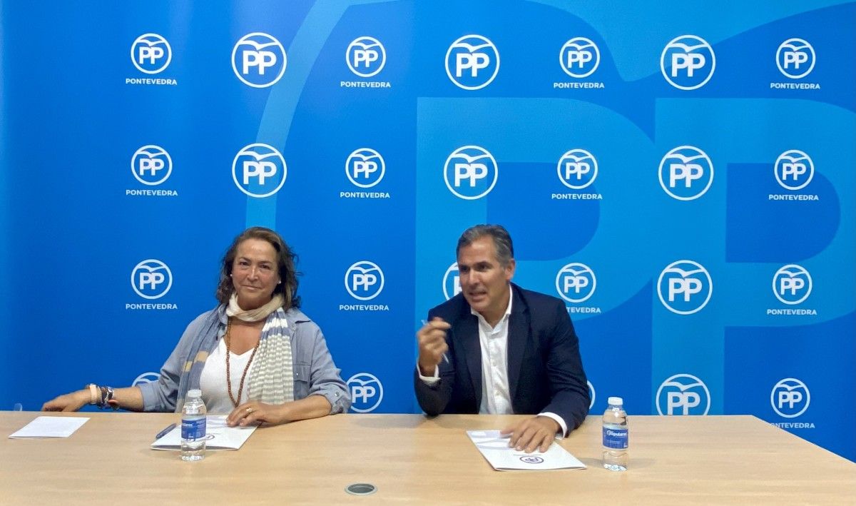 Rafa Domínguez presenta a Rosanna López, a presidenta do consello asesor do PP local