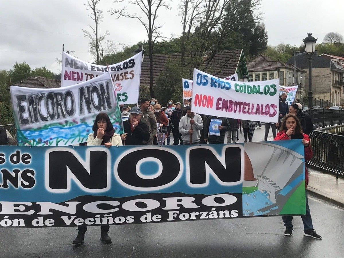 Manifestación contra o trasvasamento de auga desde o río Verdugo