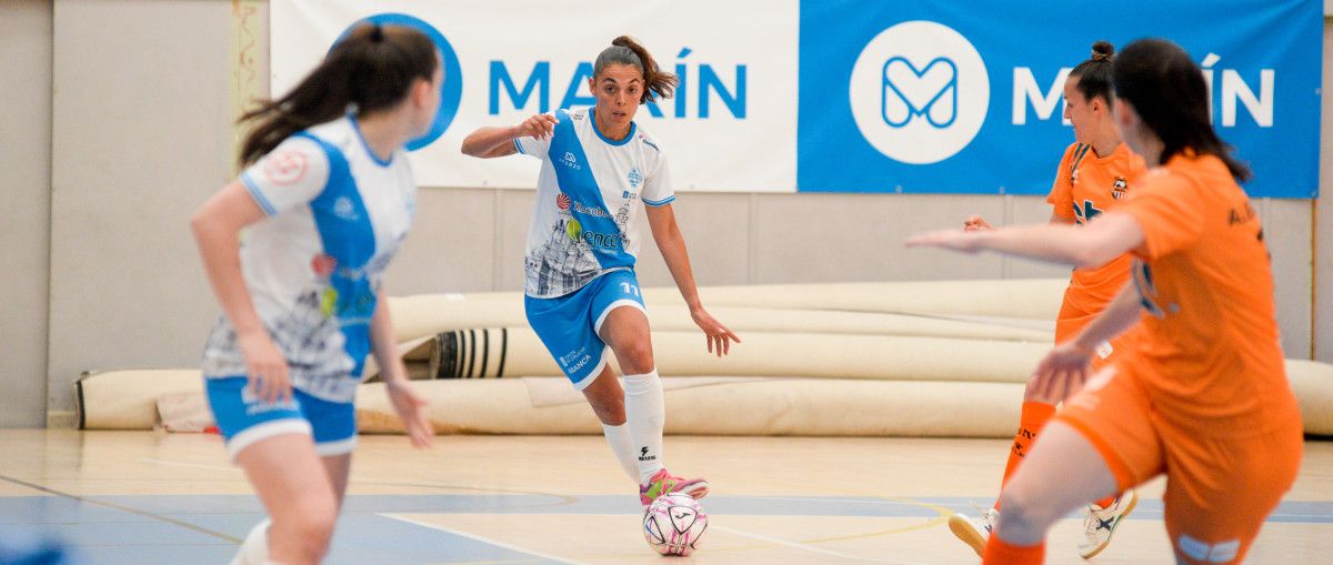 Partido de liga en A Raña entre Marín Futsal y Roldán