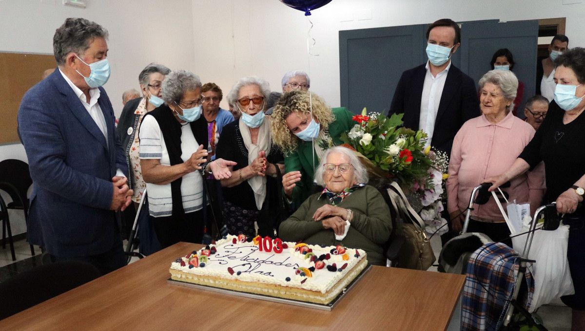 Olga Macías celebra su 103 cumpleaños en la Residencia de Campolongo