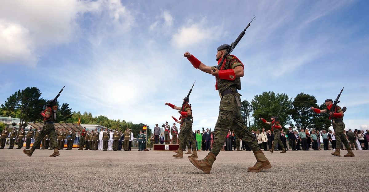 Parada militar por el 56 aniversario de la Brilat