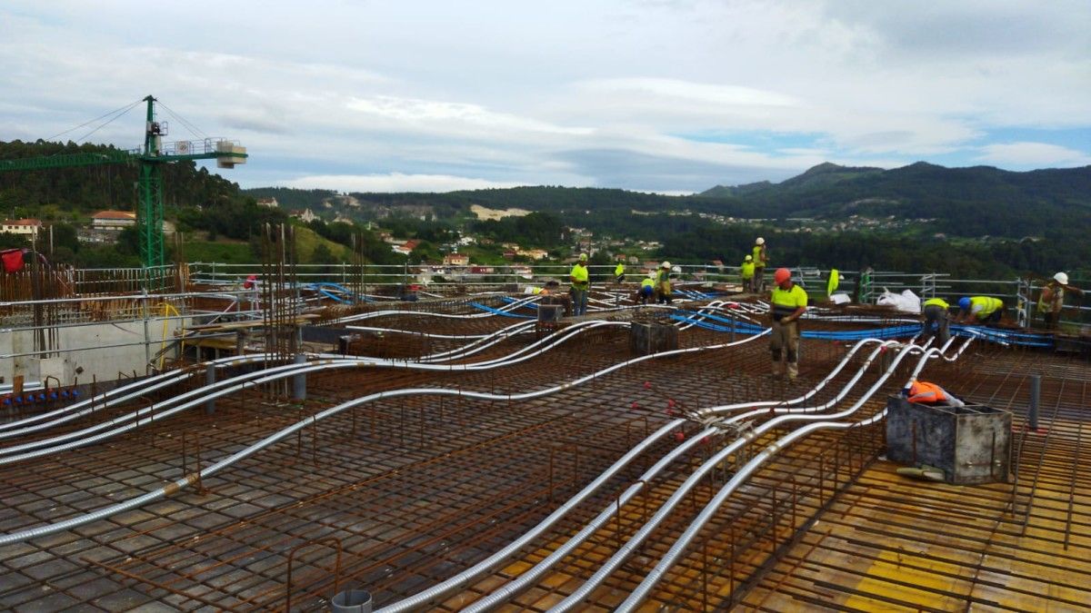 Montaje de la "losa de transición" del hospital Gran Montecelo