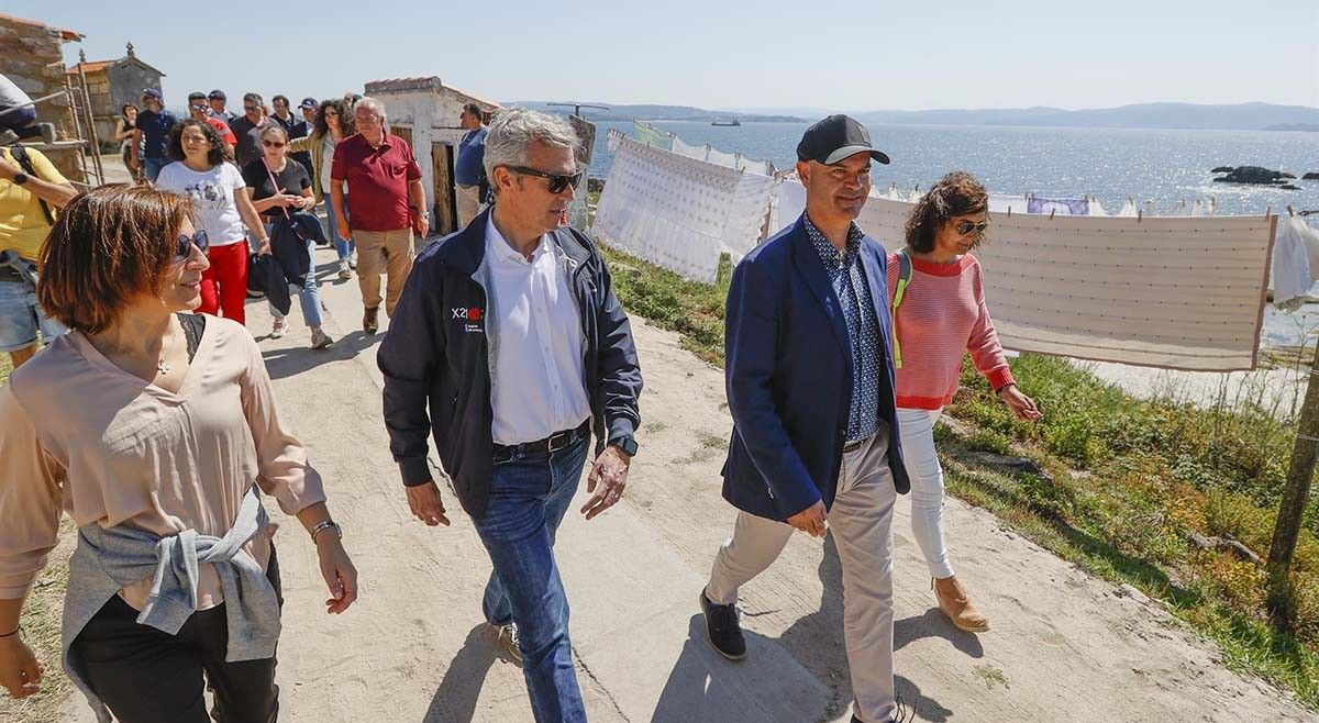 Alfonso Rueda visita Ons coincidiendo con el 20 aniversario del parque nacional