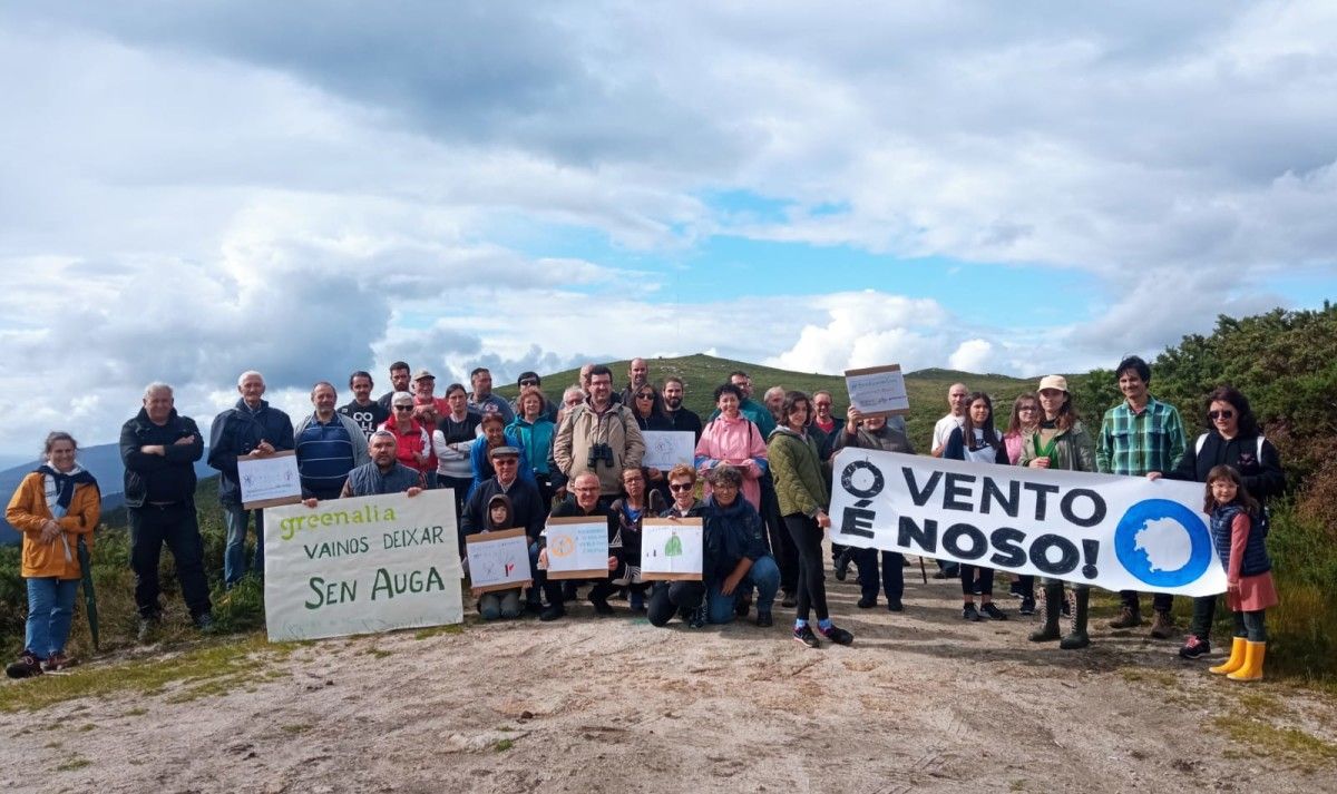 Participantes en la actividad en Campo Lameiro