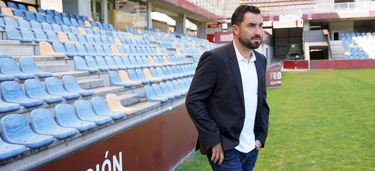 Antonio Fernández, en su presentación como entrenador del Pontevedra