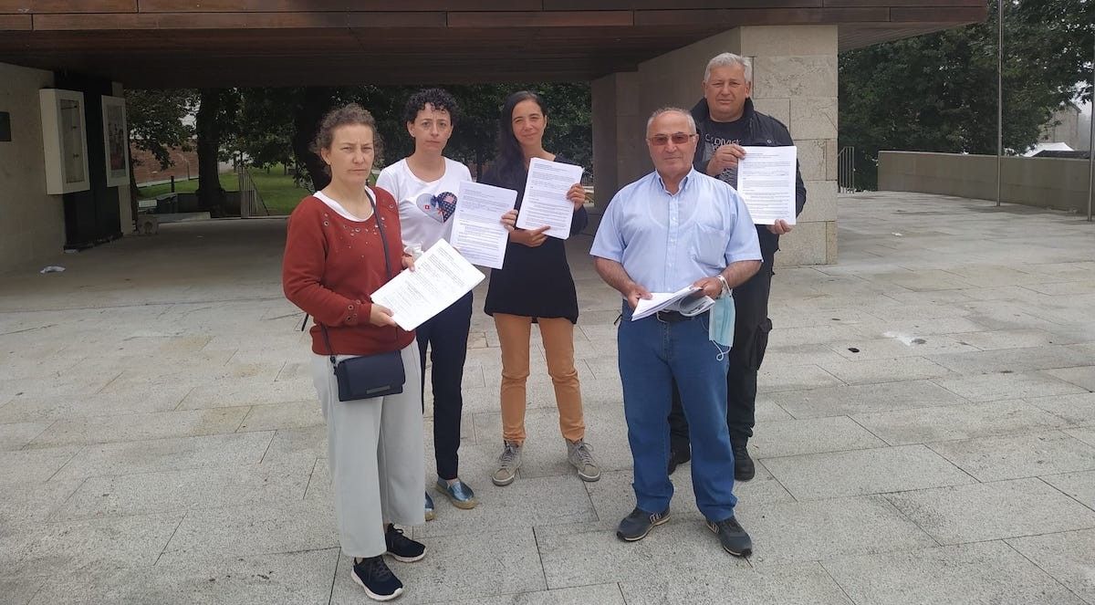 Entrega de alegaciones contra el parque eólico de Greenalia en Campo Lameiro