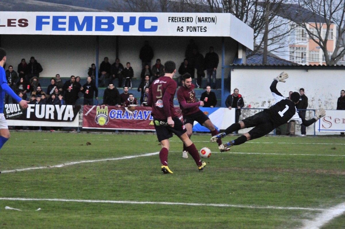 Partido As Pontes-Pontevedra en O Poboado la temporada 2013-2014