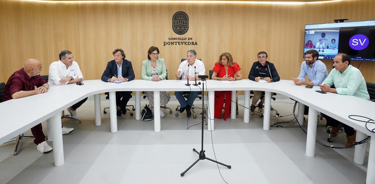 Presentación de la Copa del Mundo Pontevedra-Xacobeo de triatlón